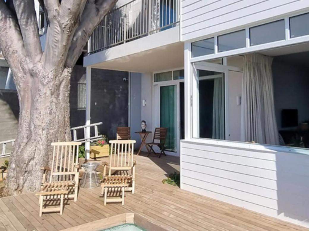 The Dragon Tree Guesthouse 칼크 베이 외부 사진