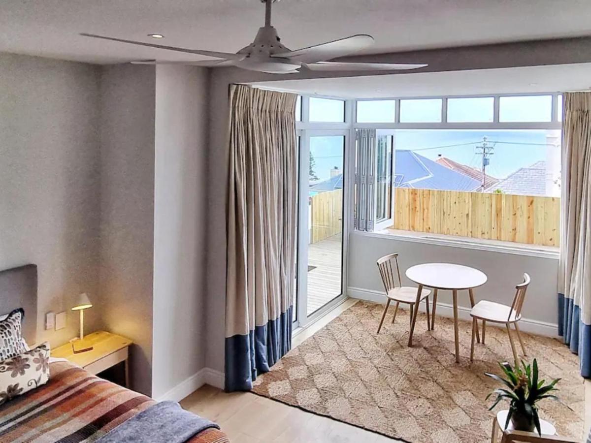 The Dragon Tree Guesthouse 칼크 베이 외부 사진