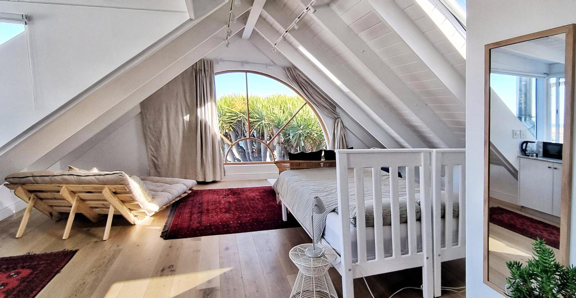 The Dragon Tree Guesthouse 칼크 베이 외부 사진